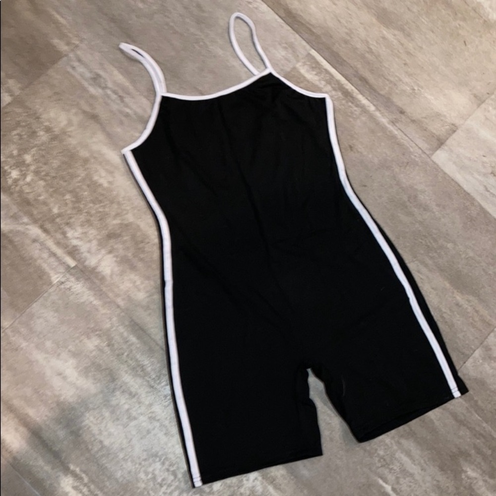 ❤️XL adorable romper❤️ - Picture 3 of 4